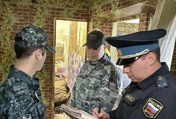 Жительница Краснодара устроила антисанитарию в квартире и 8 лет не пускала работников УК