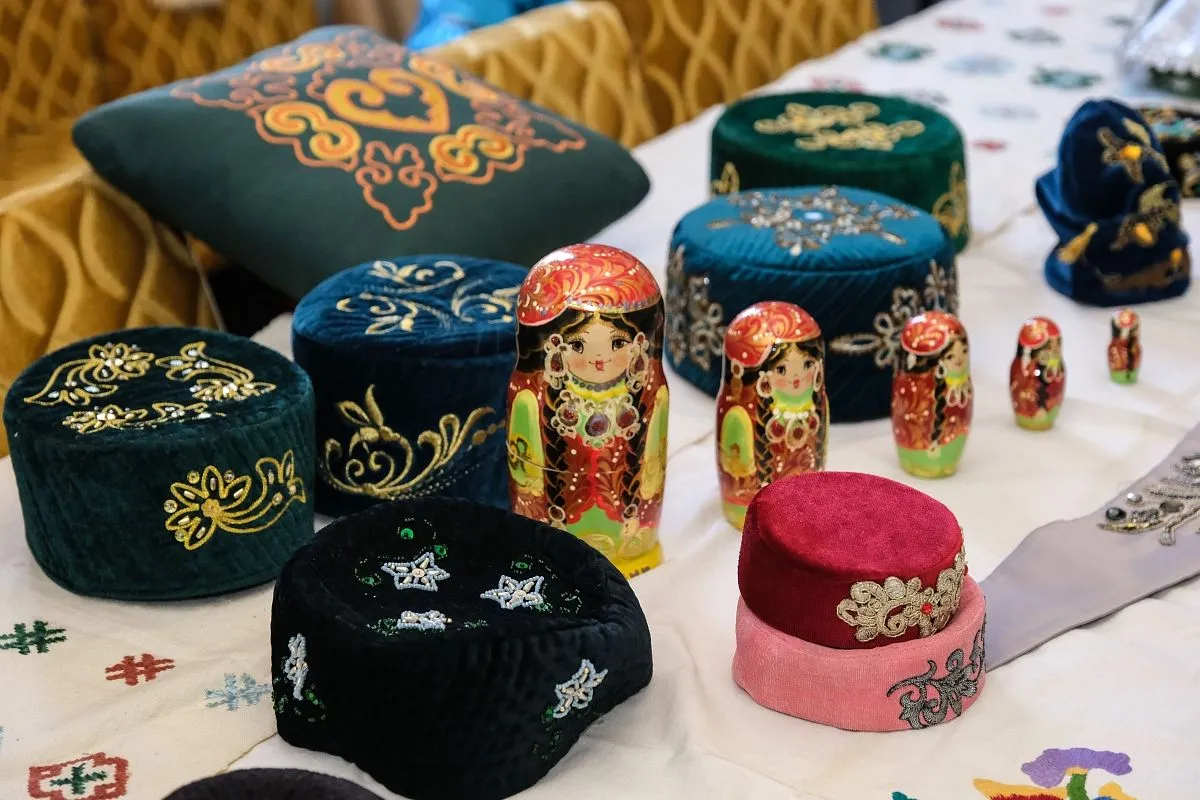 Лучшие образцы народного рукоделия - своеобразная витрина татарской общины Краснодара.