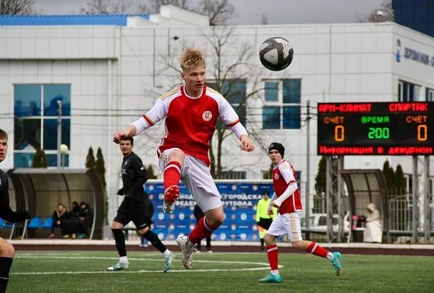 А судьи кто? Футболисты из Анапы недовольны исходом матча и ищут справедливости