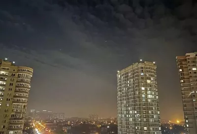 Жители Краснодара жалуются на смог и запах гари. Что известно 