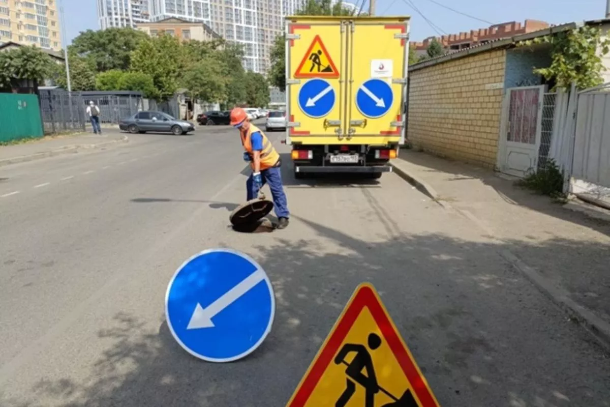 В Краснодаре с начала года восстановлено более 100 крышек люков