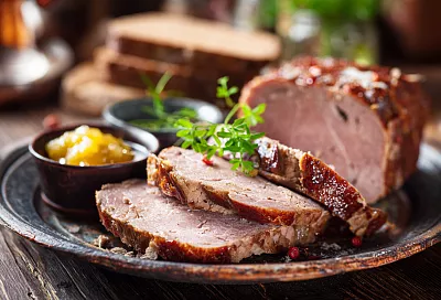 Зельц из рульки нежнее холодца: тает во рту и готовится проще простого