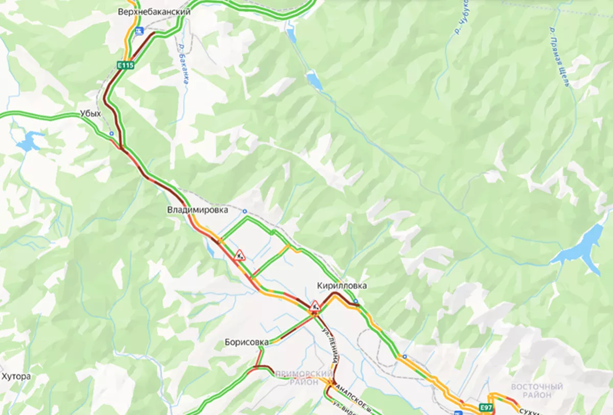 Огромная пробка образовалась на въезде в Новороссийск 