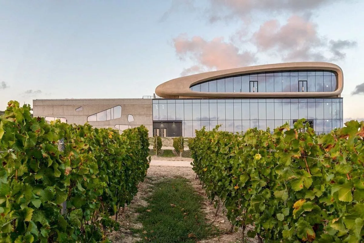 Винодельня "Скалистый берег" Винодельня "Скалистый берег"