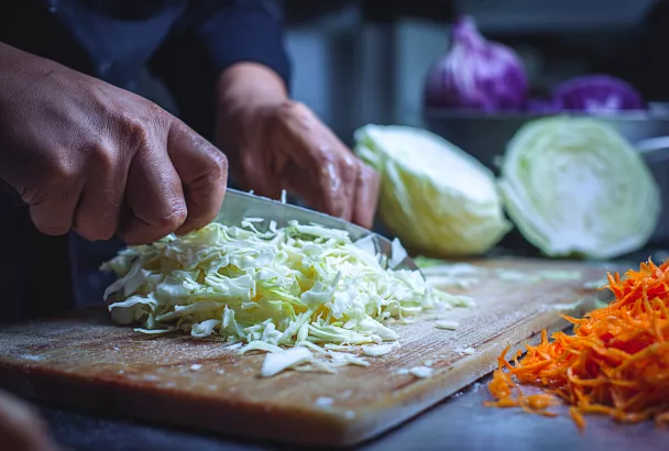 Маринад с уксусом против соляного рассола — что хранится на полке годами, а что даёт триллионы пробиотиков