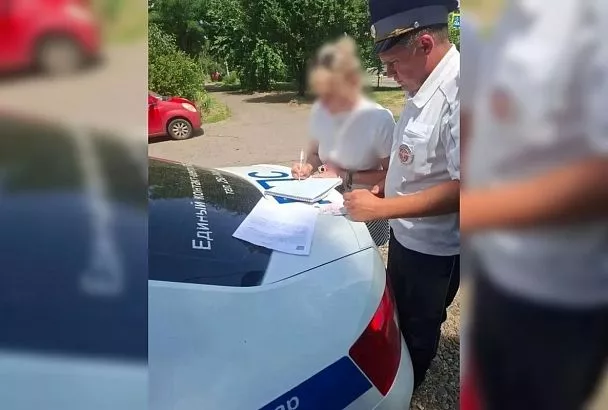 Семейный конфликт: жительница Краснодара поругалась с мужем и «прокатила» его на капоте машины