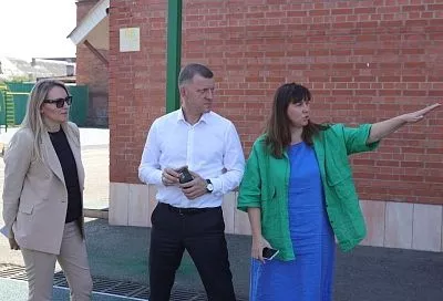 Глава Краснодара Евгений Наумов поручил ускорить капитальный ремонт школ города к началу нового учебного года