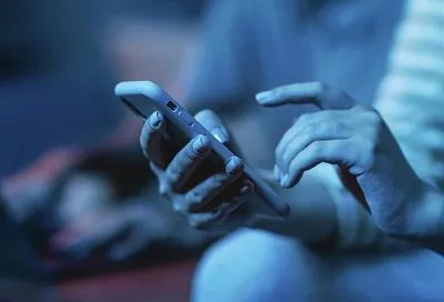 Инсайдеры: алгоритмы соцсетей намеренно продвигают токсичный контент ради прибыли