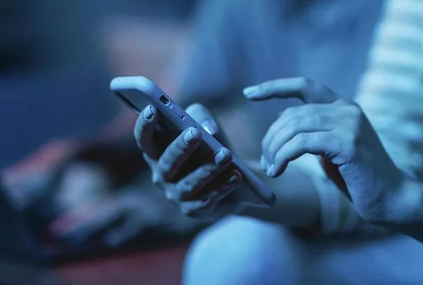 Инсайдеры: алгоритмы соцсетей намеренно продвигают токсичный контент ради прибыли