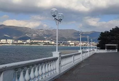 Черное море потеплело на градус у берегов одного из курортов Краснодарского края