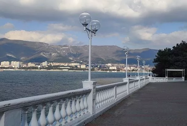Черное море потеплело на градус у берегов одного из курортов Краснодарского края