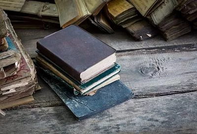 В Курганинском музее реставрируют уникальный сборник редких изданий начала XX века