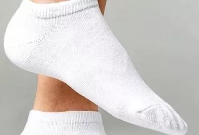 20 лет отстирывала белые носки руками. Попробовала этот метод — обидно стало за 20 лет