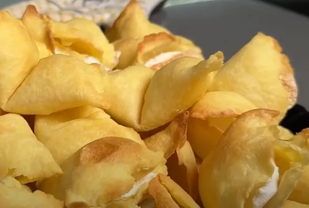 Сказать, что вкусно, – ничего не сказать: печенье к чаю с меренгой за 15 минут, такое воздушное, рассыпчатое и очень нежное 