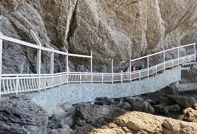 На Тропе Голицына в Крыму сохраняется угроза обвалов скалы