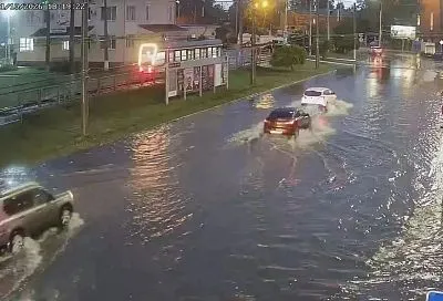 Улицы ушли под воду. На Краснодар обрушился ливень