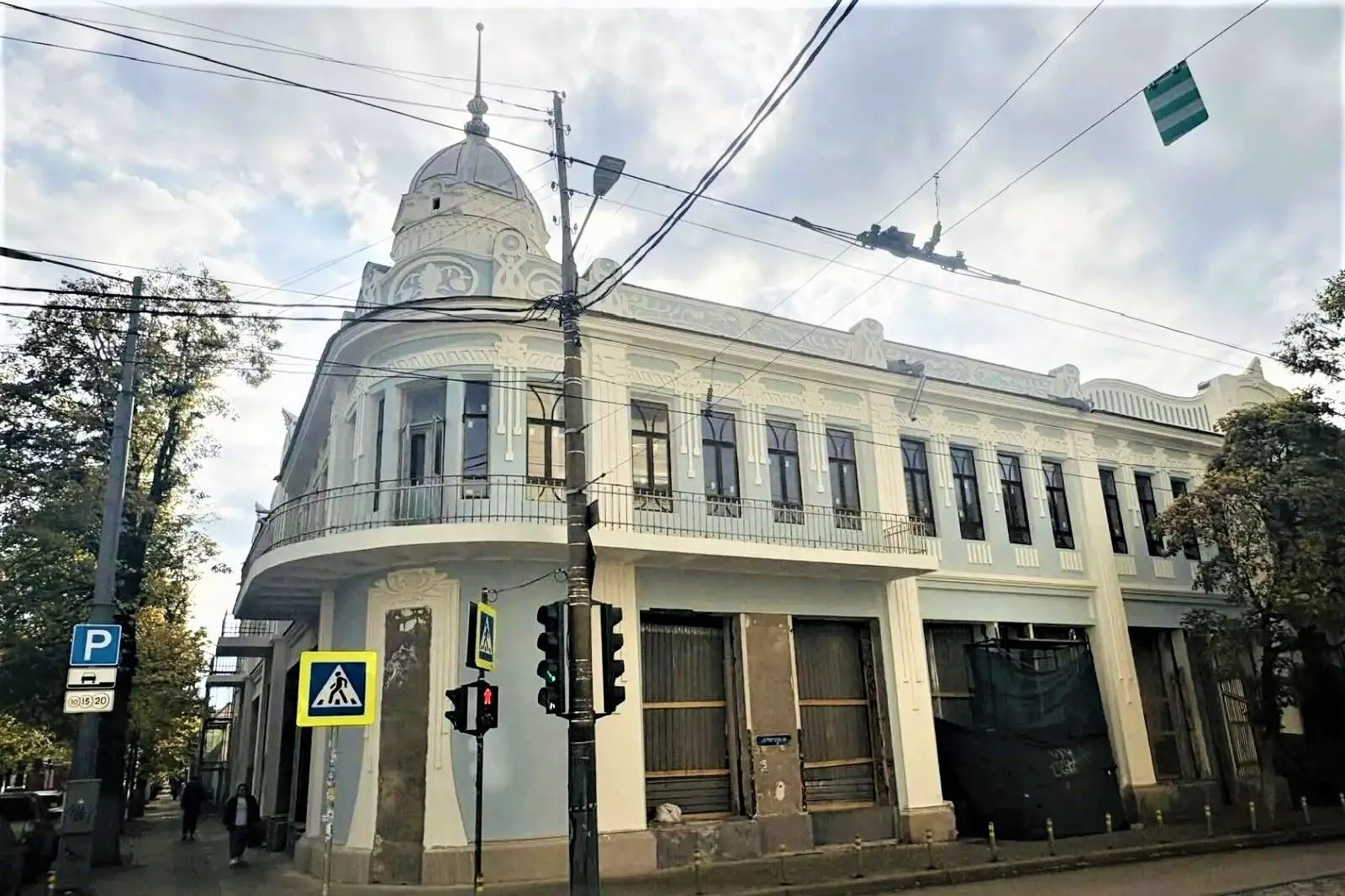 Здание бывшей швейной фабрики реставрируют в Краснодаре