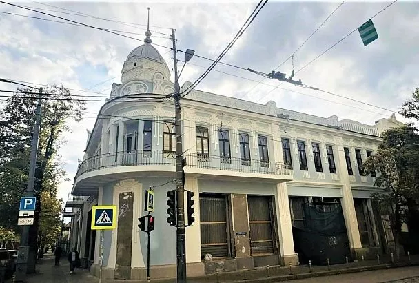 Здание бывшей швейной фабрики реставрируют в Краснодаре