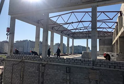 Комплекс для одаренных детей в Сочи готов на 60%