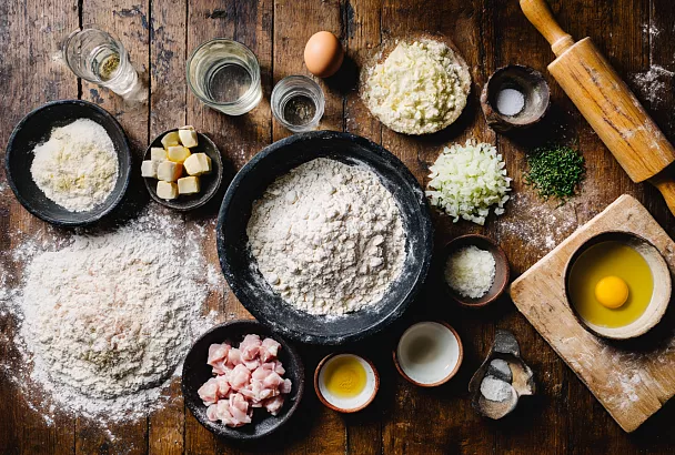 Караимские пирожки: мясной сок внутри, рассыпчатое тесто снаружи