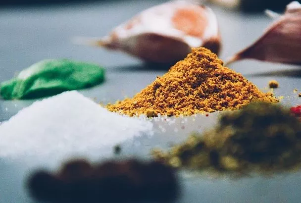 Делаем домашнюю приправу для харчо: ваш секрет против безвкусных супов и скучного мяса