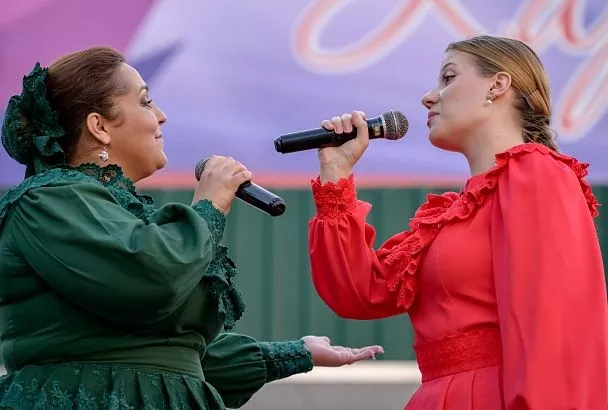 Живая мозаика культур на летней сцене: в Краснодаре прошел окружной фестиваль «Карасунские вечера»