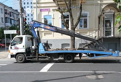 И днем, и ночью. В Краснодаре усилили работу по эвакуации автомобилей на штрафстоянку