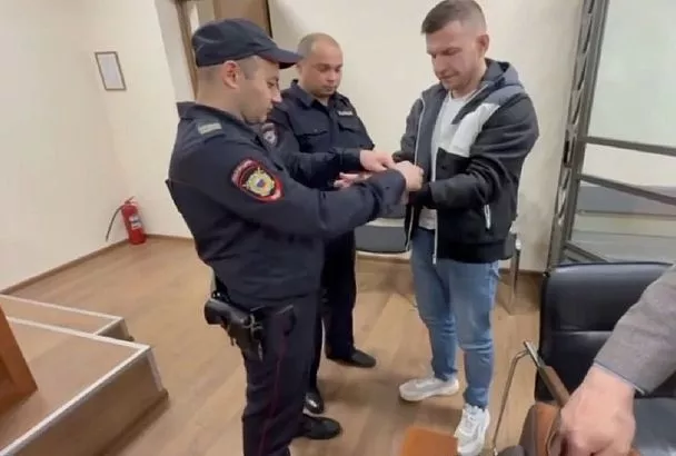 Экс-сотрудник УФНС осужден на 4 года в Краснодаре за разглашение налоговой тайны и взятку