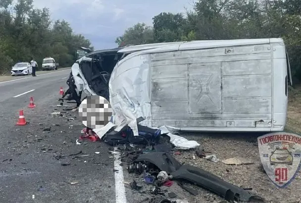 В Краснодарском крае в ДТП с тремя автомобилями погибли два человека