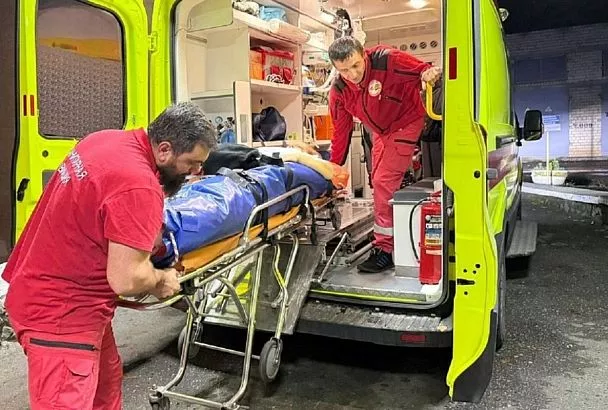 Врачи доставили из Сочи в Ставрополь пострадавшую в ДТП в Абхазии женщину