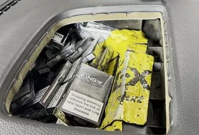 На границе Сочи с Абхазией задержана иномарка с партией контрабандных сигарет