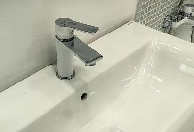 Без воды остались несколько десятков улиц в Туапсе из-за пожара на НПЗ 