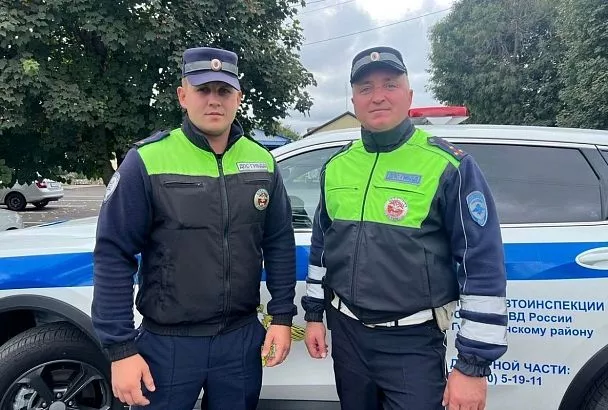 Водителю с сердечным приступом помогли полицейские на Кубани