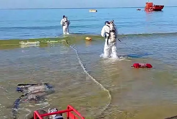 Завершен еще один этап очистки от нефтепродуктов побережья Анапы и Темрюкского района