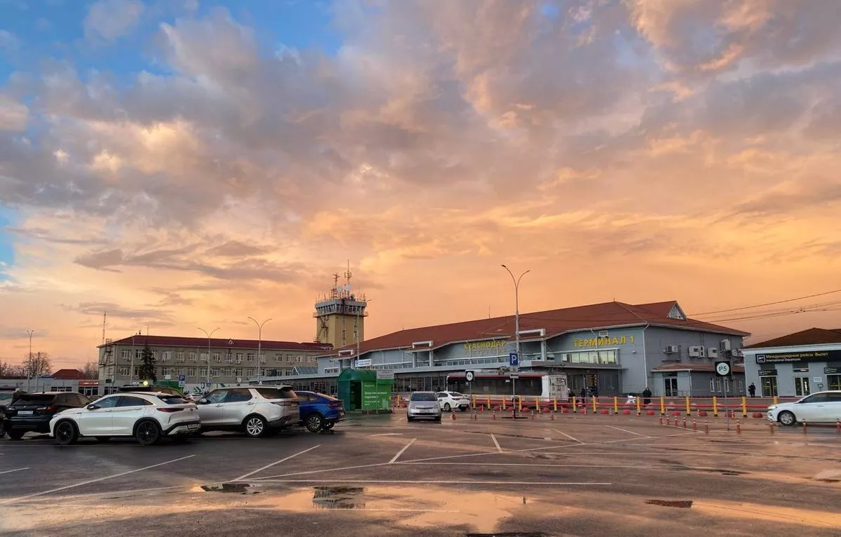 В аэропорту Краснодара сняли ограничения