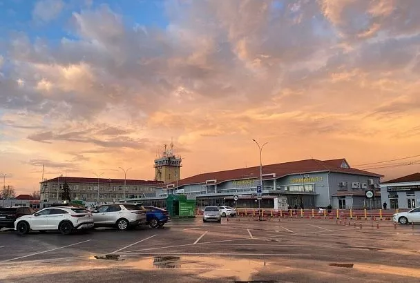 В аэропорту Краснодара сняли ограничения