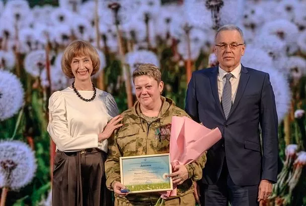 В Краснодаре наградили благотворителей и добровольцев