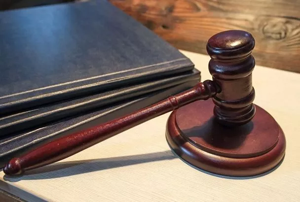 Суд постановил немедленно изъять имущество у экс-судьи Момотова и владельца отелей Marton Марченко
