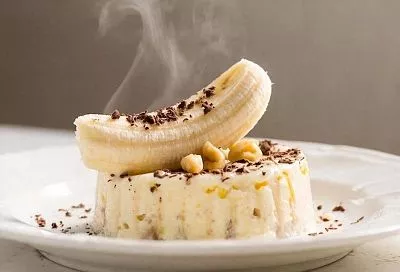 Если в холодильнике есть бананы и молоко, а у меня пять минут свободного времени, готовлю вкуснейший итальянский десерт без выпечки