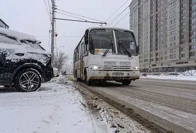Краснодарцев попросили не выезжать в город на летней резине