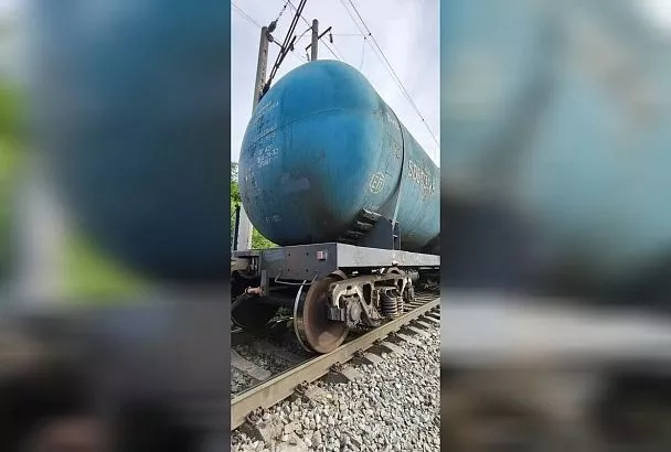Мужчину в наушниках насмерть сбил грузовой поезд на Кубани