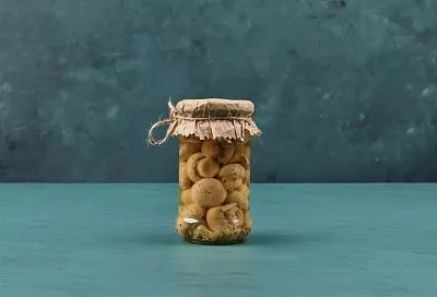 Маринованные шампиньоны - закуска, которая готовится за 2 часа, а съедается в считанные минуты!