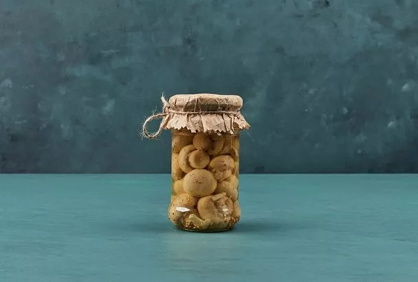 Маринованные шампиньоны - закуска, которая готовится за 2 часа, а съедается в считанные минуты!
