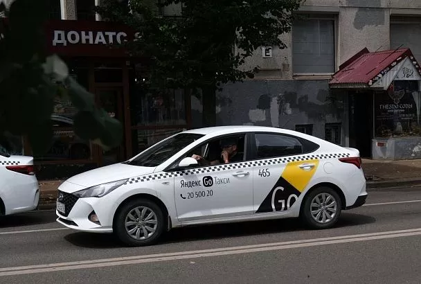 В Краснодарском крае ввели штрафы для навязчивых таксистов
