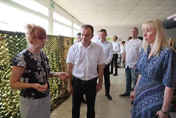 Вениамин Кондратьев пообщался с помогающими бойцам СВО волонтерами из Краснодара