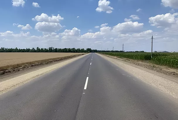 Участок дороги Каневская - Березанская на Кубани ремонтируют по нацпроекту: работы близятся к завершению