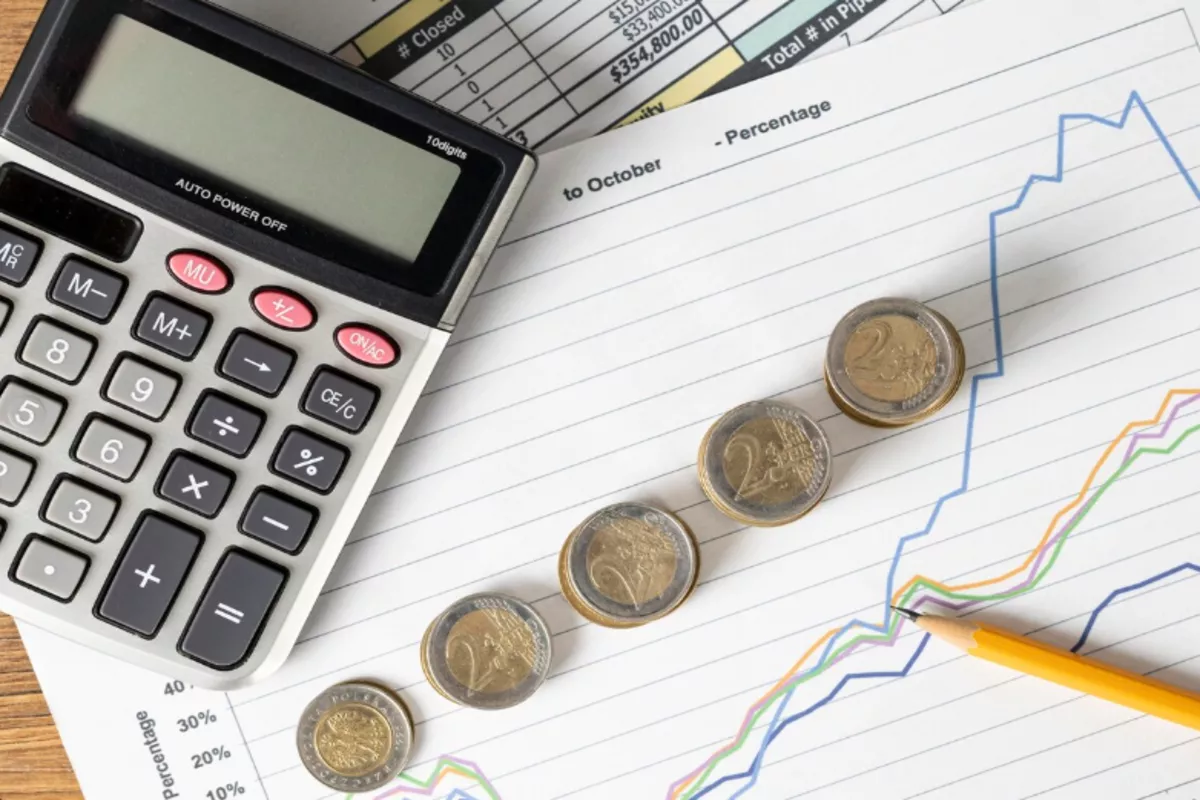 Минэкономразвития в апреле пересмотрит прогноз среднего курса рубля на 2026 год