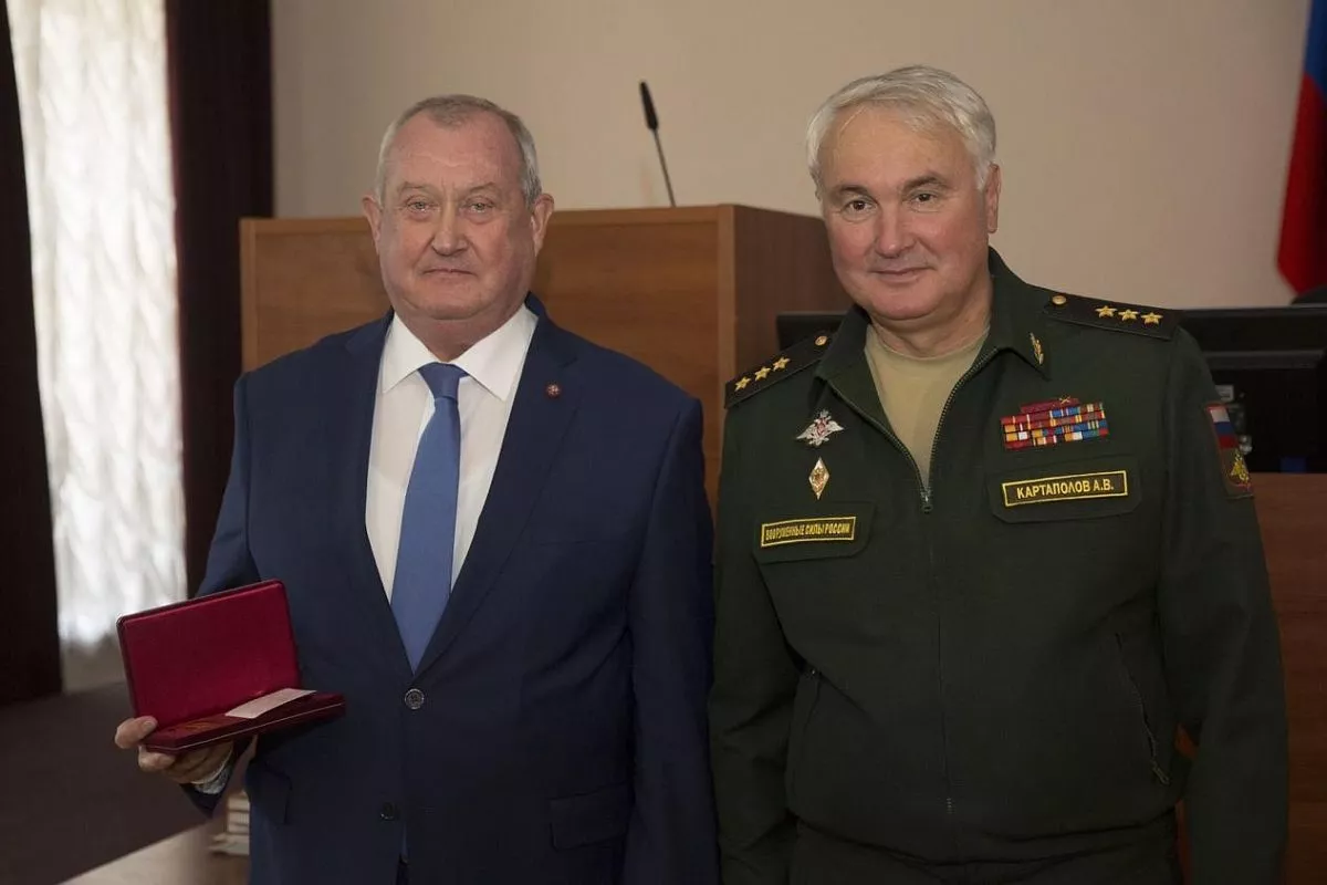 Всероссийский литературный конкурс «Герои Великой Победы» ежегодно проводится с целью выявления авторов лучших произведений эпического, исторического и военно-патриотического содержания. Всероссийский литературный конкурс «Герои Великой Победы» ежегодно проводится с целью выявления авторов лучших произведений эпического, исторического и военно-патриотического содержания.