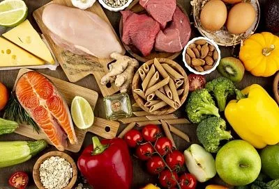 Рекордный урожай и укрепление рубля: эксперт объяснил, почему продукты станут дешевле