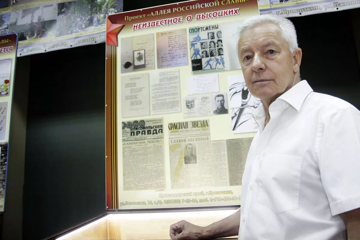 Автор проекта «Аллея Российской славы», основатель музея Владимира Высоцкого в Краснодаре и передвижной выставки, посвященной «неизвестным Высоцким», Михаил Сердюков.